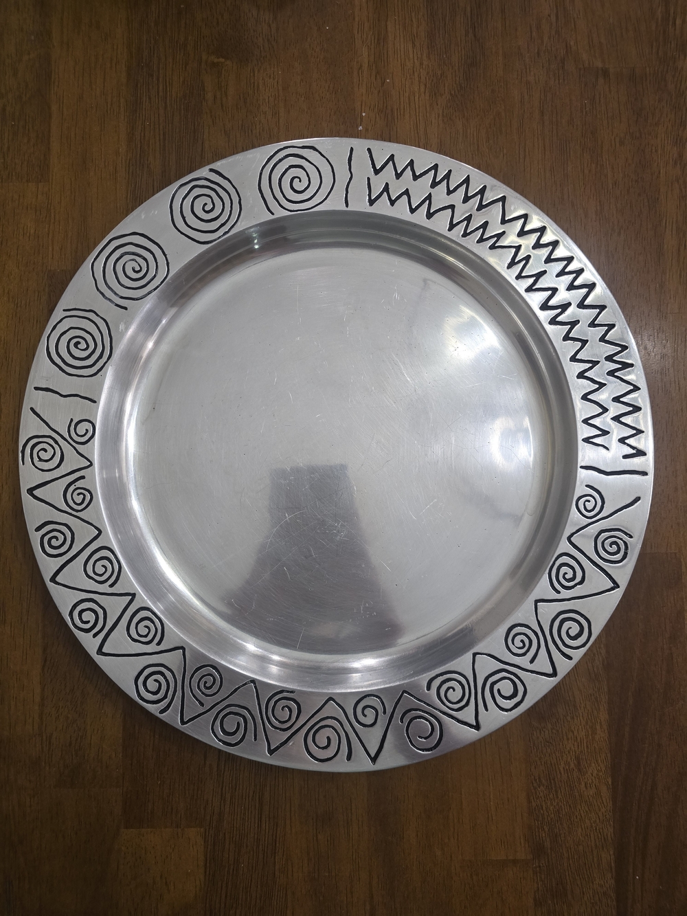 Wilton Armetale Pewter Platter "Reggae" Metal Plate Large Size Round 12.25”
